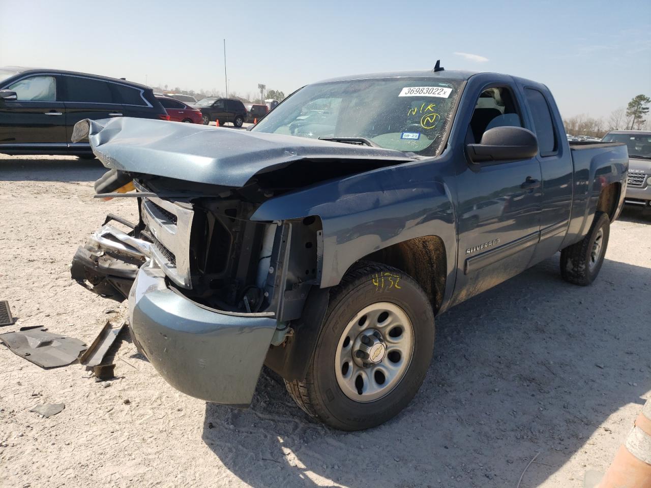Photo 2 from auction – 2011 CHEVROLET SILVERADO with VIN 1GCRCREA8BZ439143