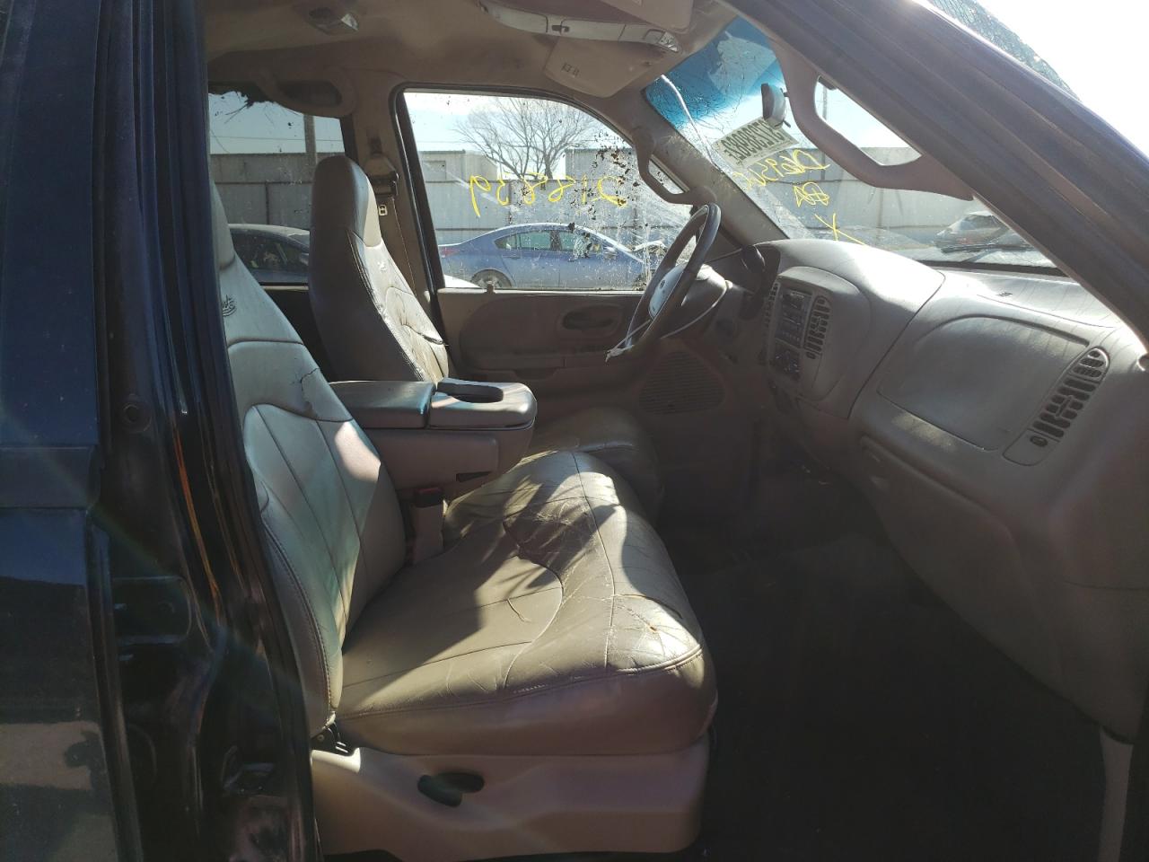 Photo 5 from auction – 2001 FORD F150 SUPER with VIN 1FTRW08L31KD69560