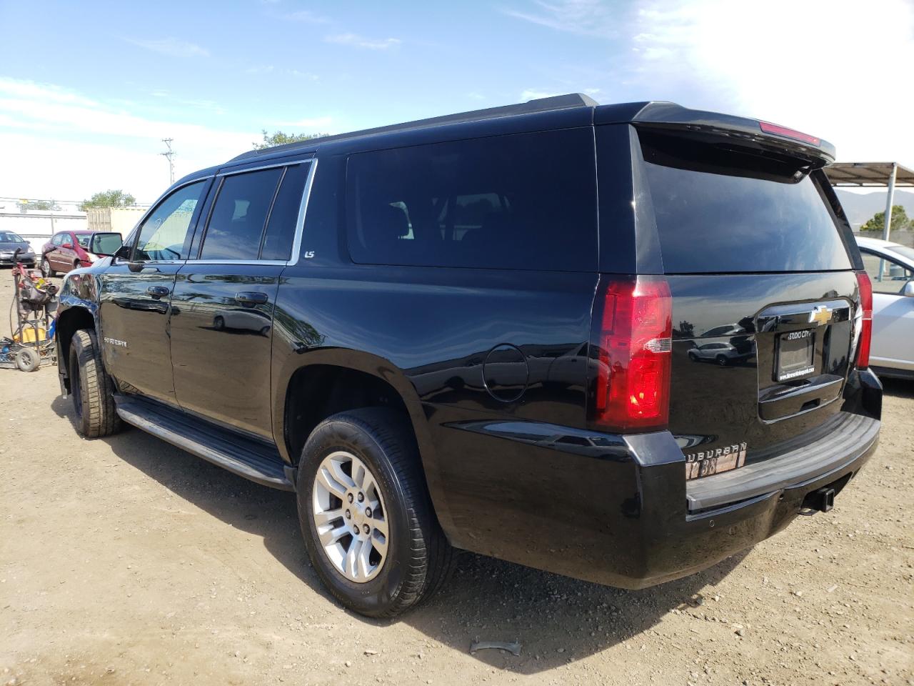 Photo 3 from auction – 2015 CHEVROLET SUBURBAN C with VIN 1GNSCHKC4FR240489