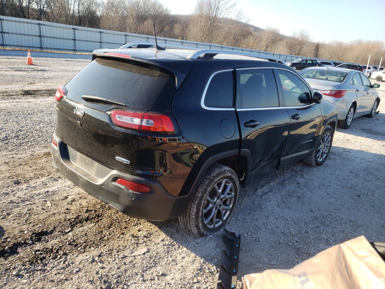 Photo 4 from auction – 2018 JEEP CHEROKEE L with VIN 1C4PJLLBXJD615577