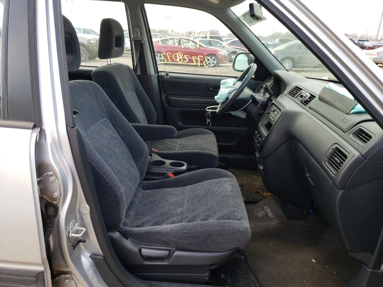 Photo 5 from auction – 2001 HONDA CR-V LX with VIN JHLRD18461S019170