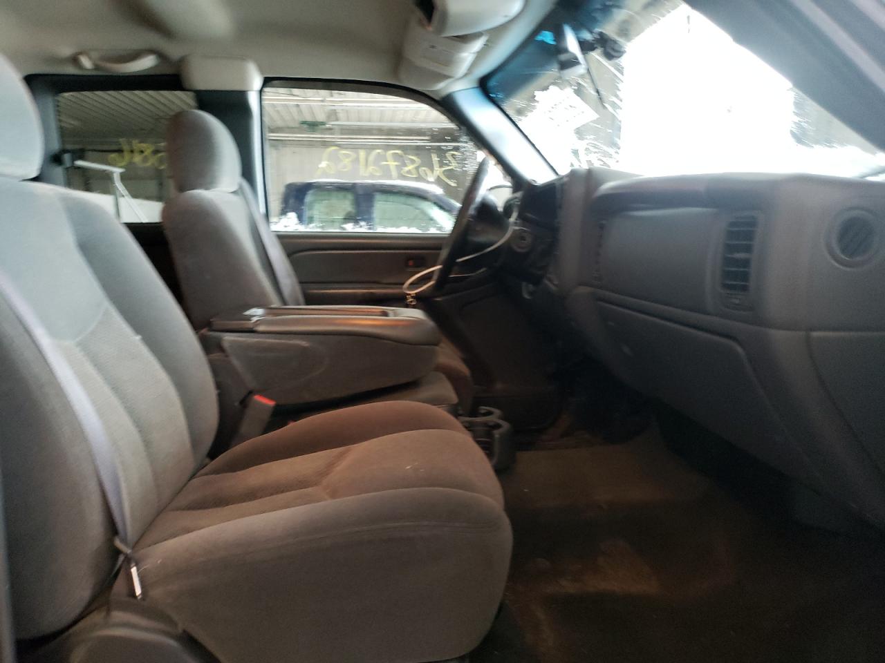 Photo 5 from auction – 2006 CHEVROLET SILVERADO with VIN 1GCEK19B96Z198396