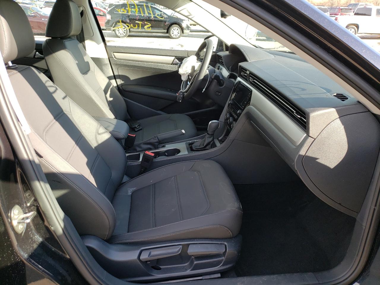 Photo 5 from auction – 2022 VOLKSWAGEN PASSAT with VIN 1VWSA7A32NC000737