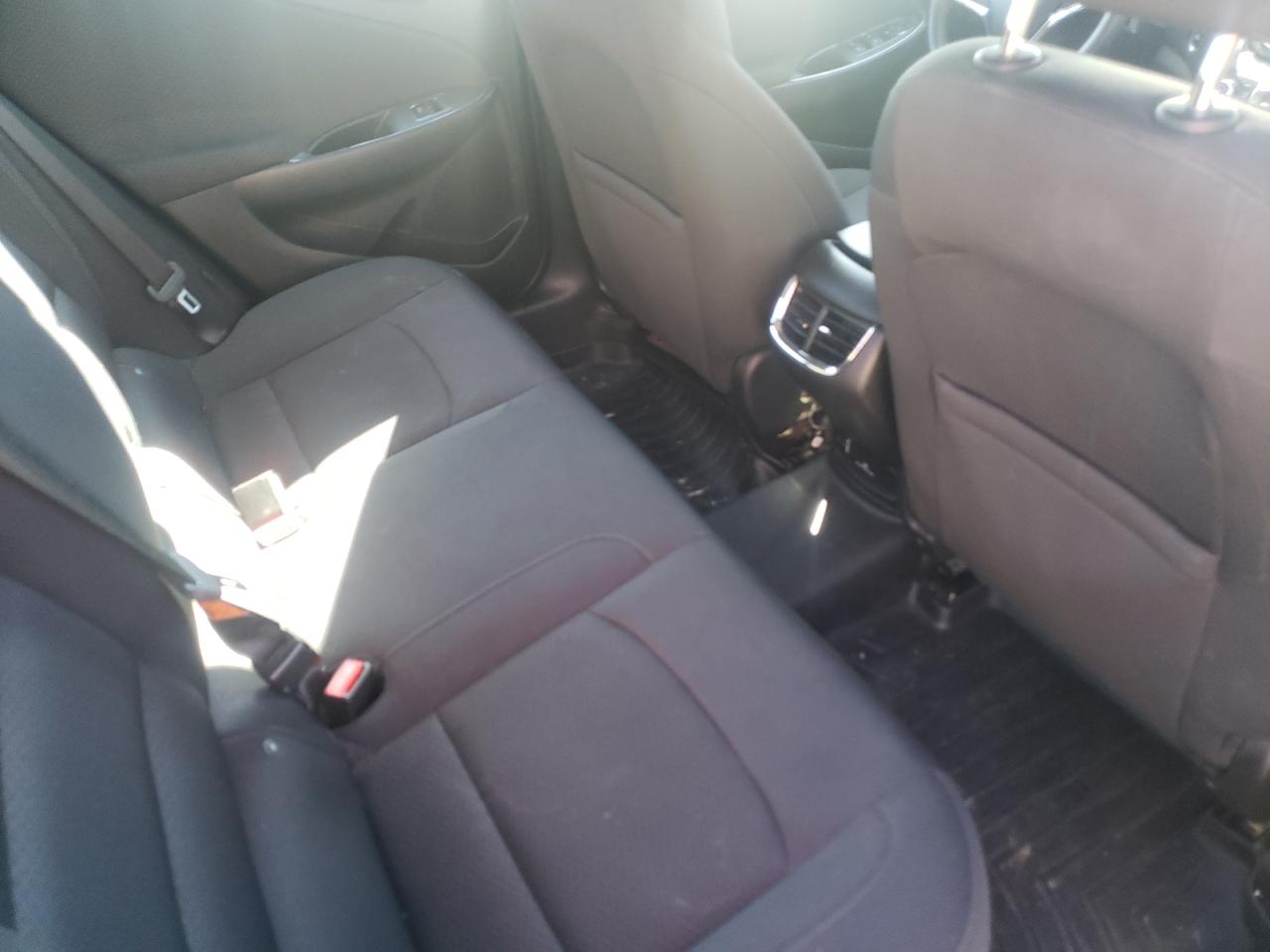 Photo 6 from auction – 2016 CHEVROLET MALIBU LT with VIN 1G1ZE5ST2GF221175