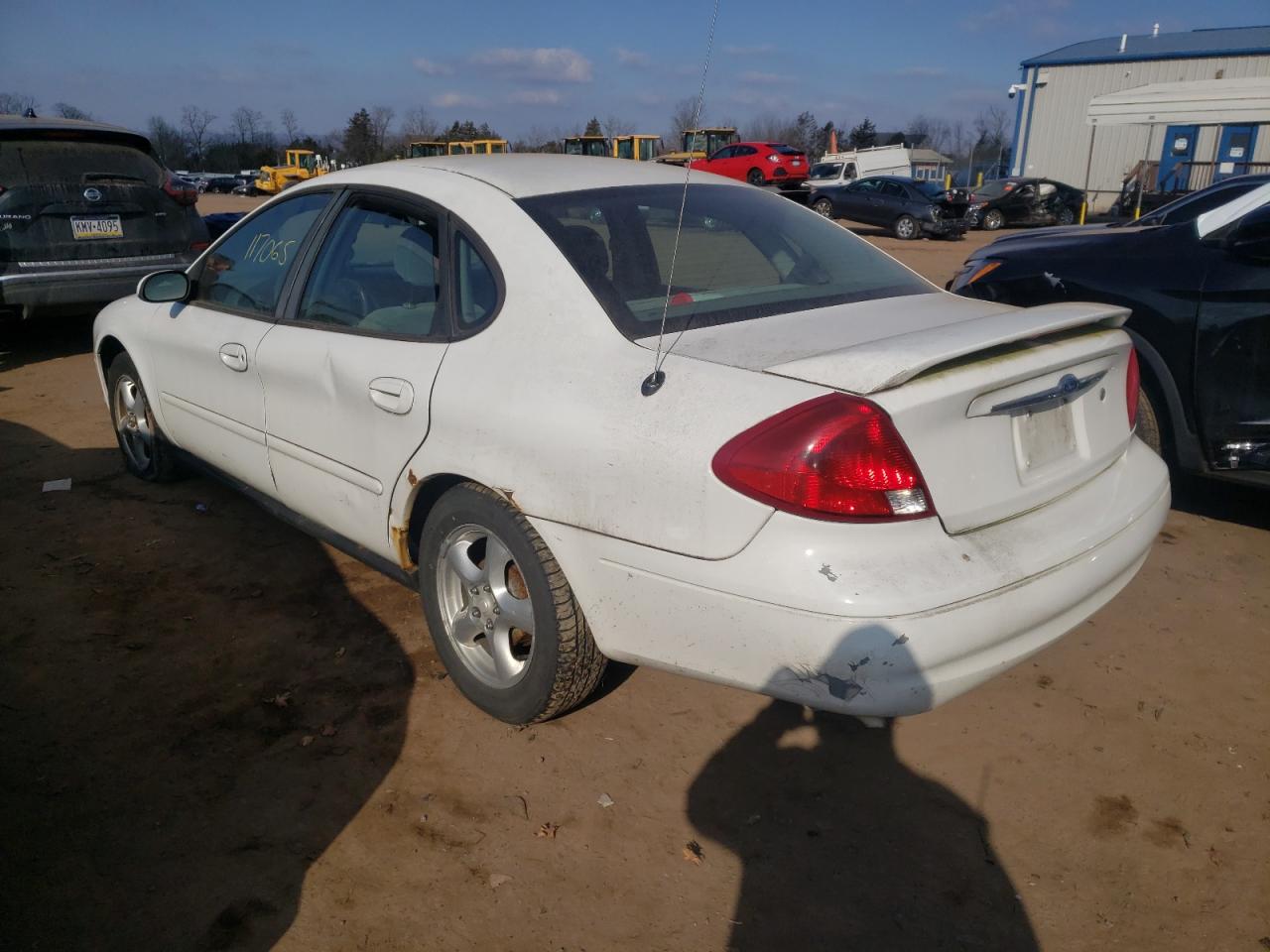 Photo 3 from auction – 2003 FORD TAURUS with VIN 1FAFP53U33G114884