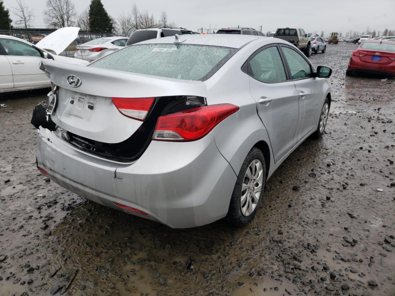 Photo 4 from auction – 2011 HYUNDAI ELANTRA with VIN 5NPDH4AE5BH054492