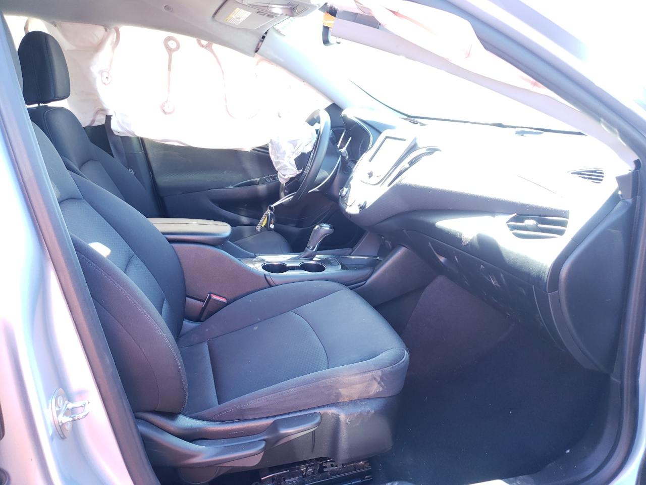 Photo 5 from auction – 2018 CHEVROLET MALIBU LT with VIN 1G1ZD5ST7JF127903