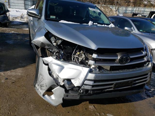 Photo 9 from auction – 2018 TOYOTA HIGHLANDER with VIN 5TDJZRFH9JS548735