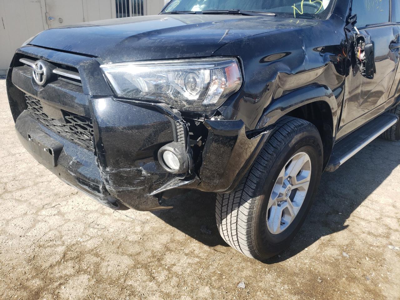 Photo 9 from auction – 2020 TOYOTA 4RUNNER SR with VIN JTEBU5JR3L5831017