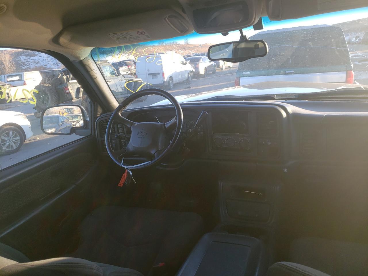 Photo 9 from auction – 2002 CHEVROLET AVALANCHE with VIN 3GNGK23G32G148372