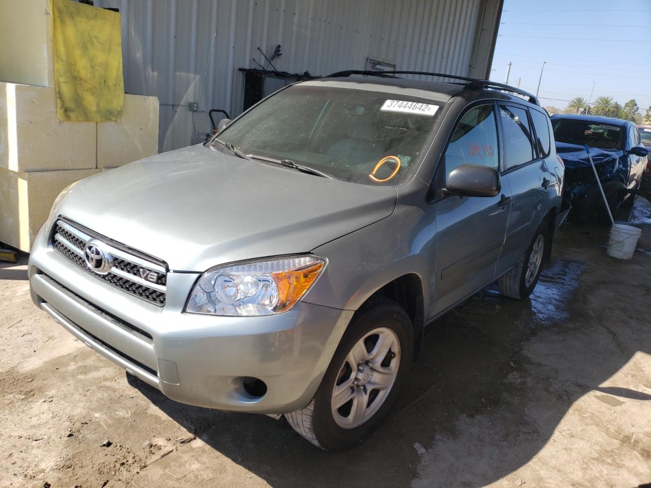 Photo 2 from auction – 2008 TOYOTA RAV4 with VIN JTMBK33V785071139