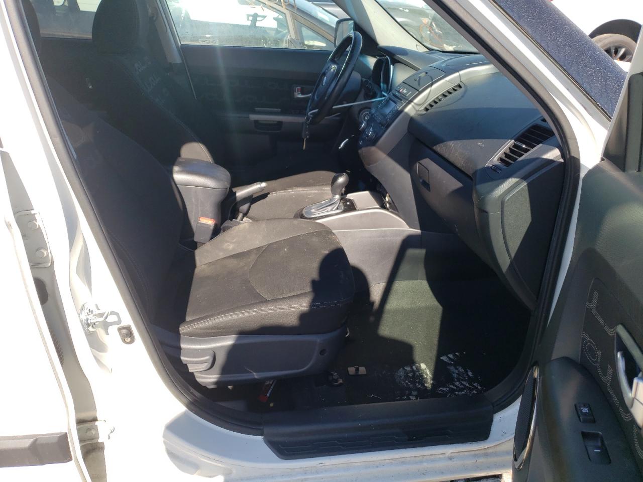 Photo 5 from auction – 2013 KIA SOUL + with VIN KNDJT2A6XD7559854