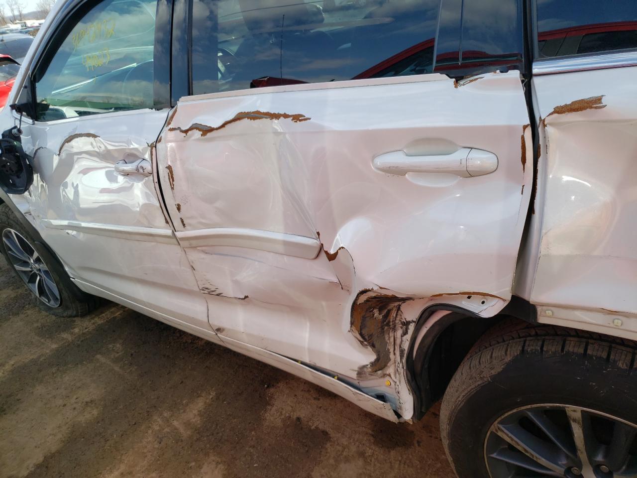 Photo 9 from auction – 2018 TOYOTA HIGHLANDER with VIN 5TDJZRFH5JS491059