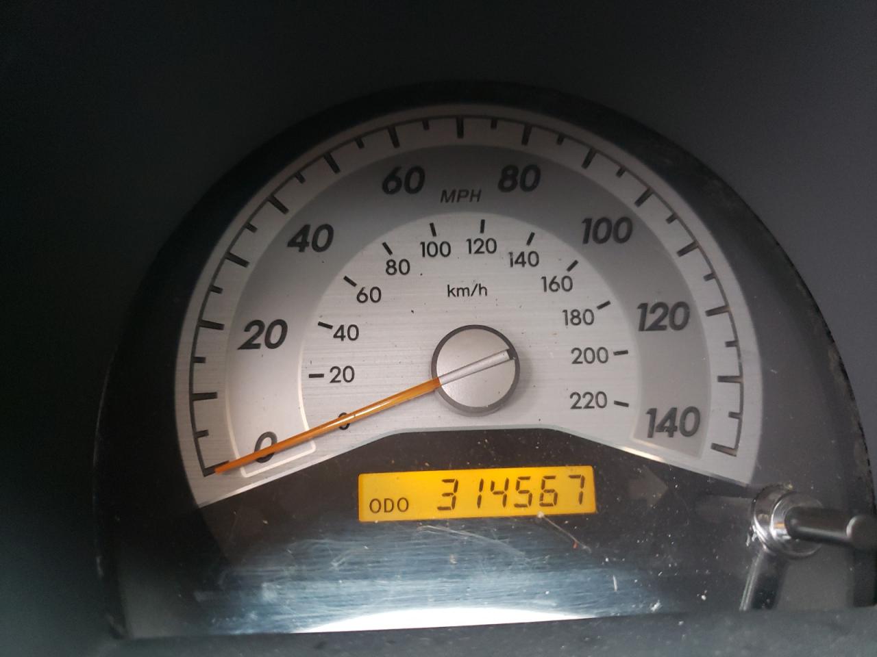 Photo 8 from auction – 2005 TOYOTA SCION TC with VIN JTKDE177150048585
