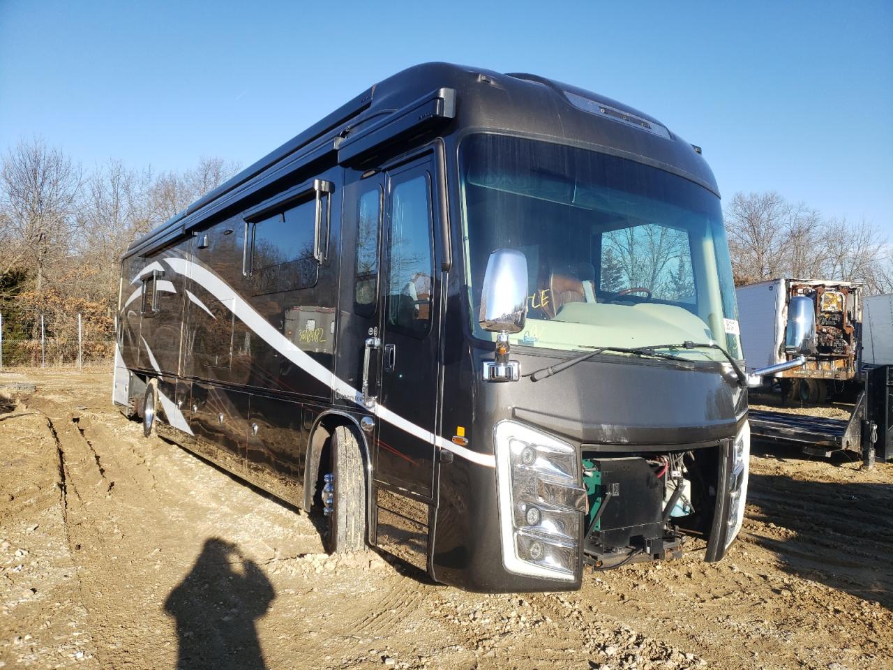 Фото 1 с аукциона – 2017 SPARTAN MOTORS MOTORHOME с VIN 4VZVU1E98HC082107