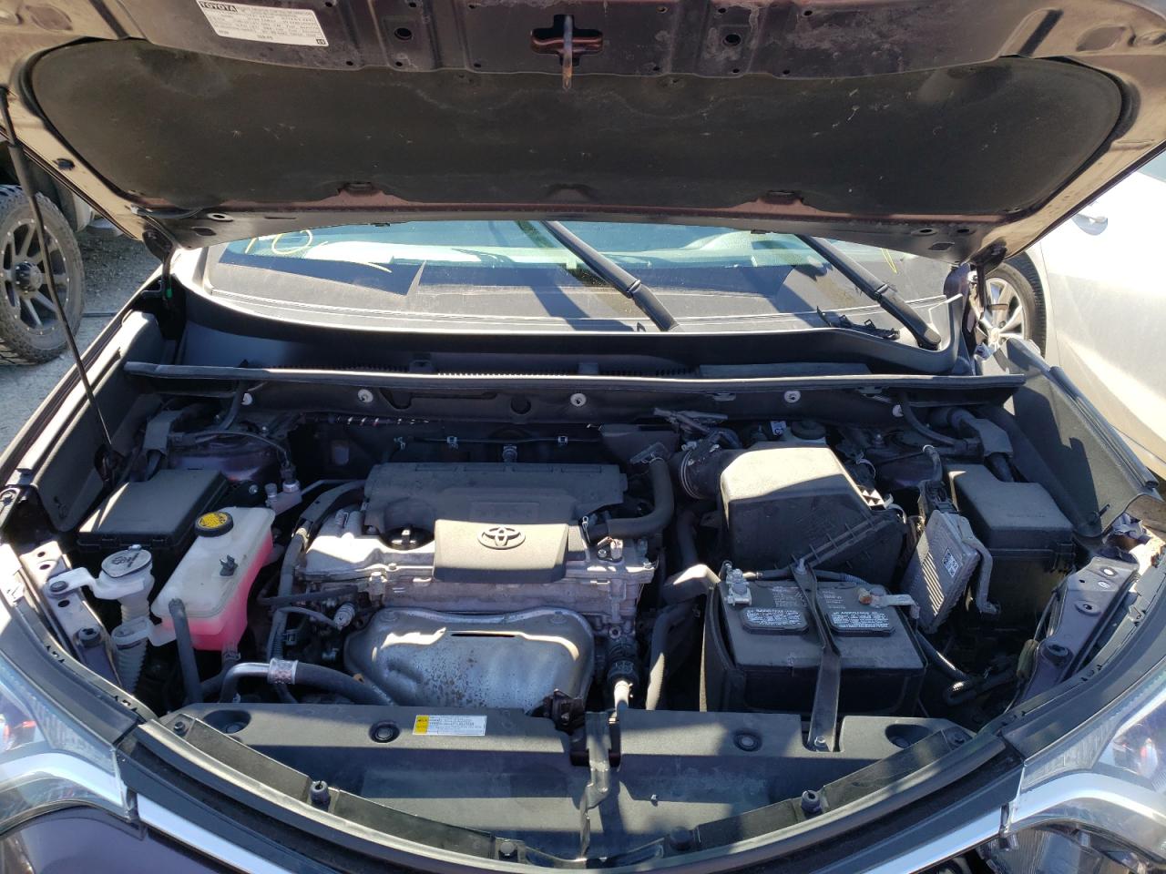 Photo 7 from auction – 2017 TOYOTA RAV4 LE with VIN 2T3BFREV4HW607672