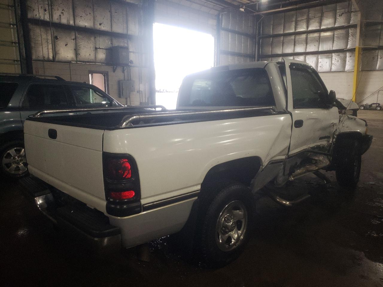 Photo 4 from auction – 2000 DODGE RAM 1500 with VIN 1B7HC16YXYS535348