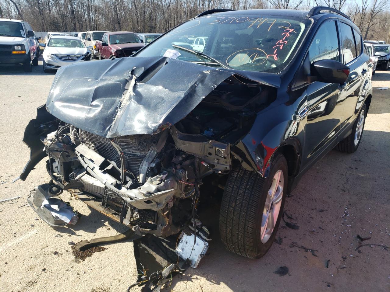 Photo 2 from auction – 2014 FORD ESCAPE SE with VIN 1FMCU0GX5EUC83947