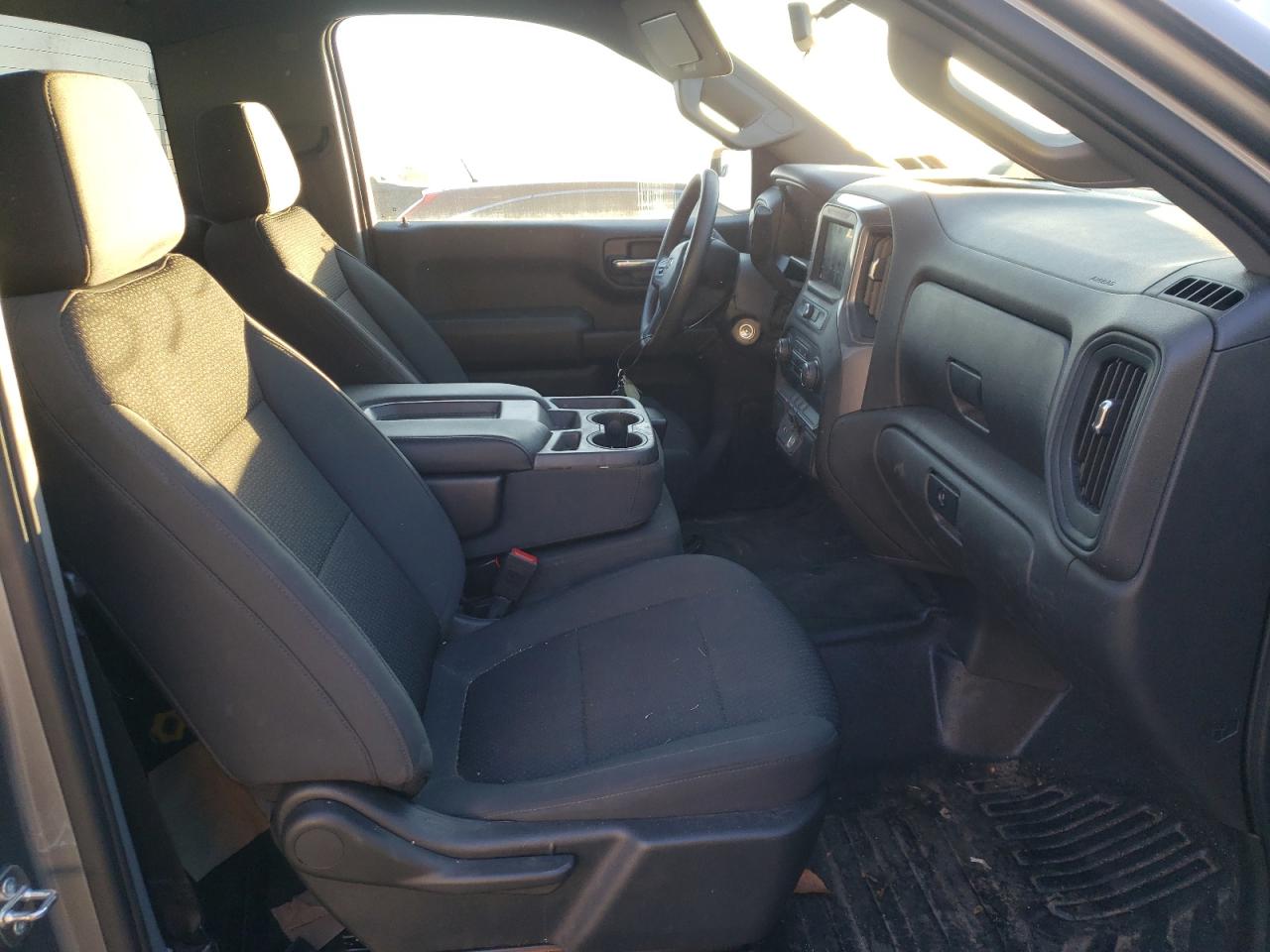Photo 5 from auction – 2020 CHEVROLET SILVERADO with VIN 3GCNYAEF9LG161741