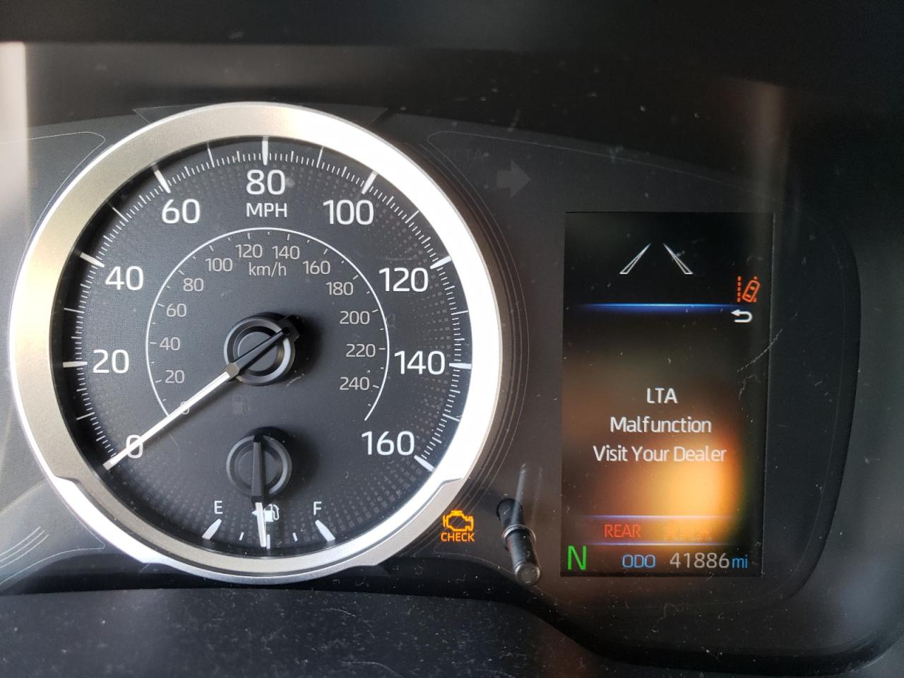 Photo 8 from auction – 2020 TOYOTA COROLLA LE with VIN 5YFEPRAE8LP077645