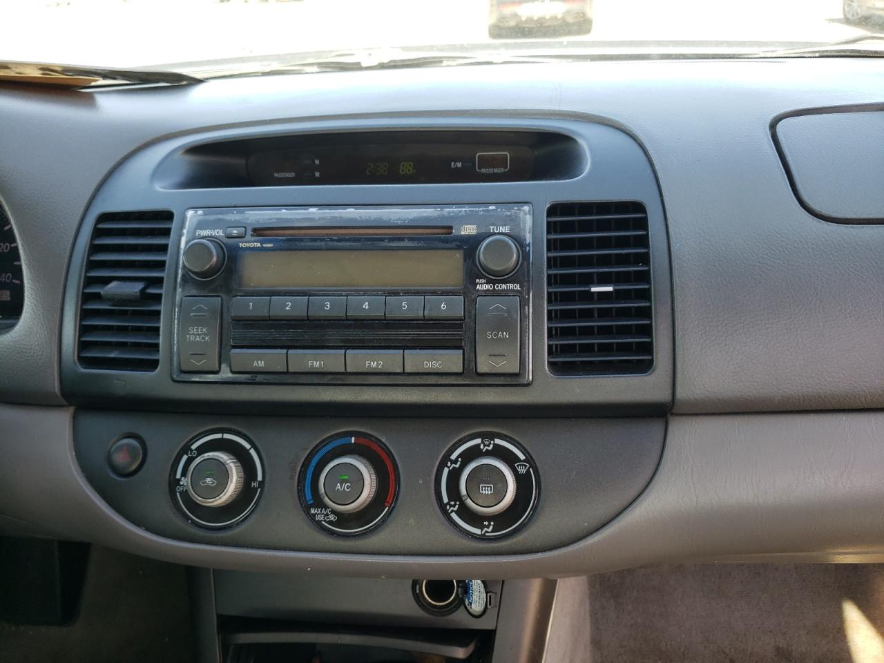 Photo 9 from auction – 2005 TOYOTA CAMRY LE with VIN 4T1BE32K85U382543
