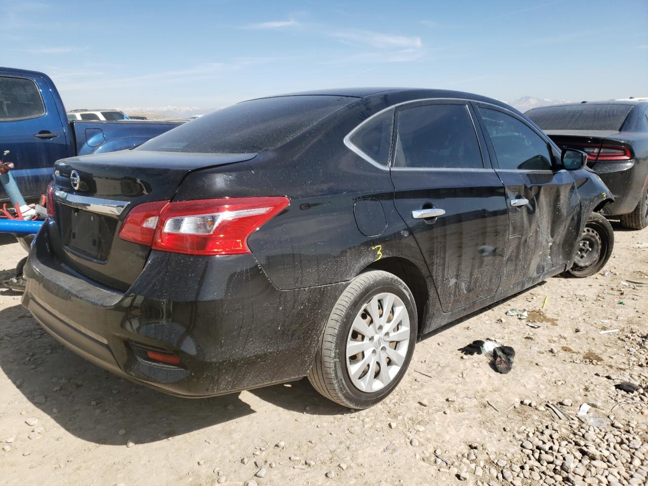 Photo 4 from auction – 2016 NISSAN SENTRA S with VIN 3N1AB7AP1GY247601