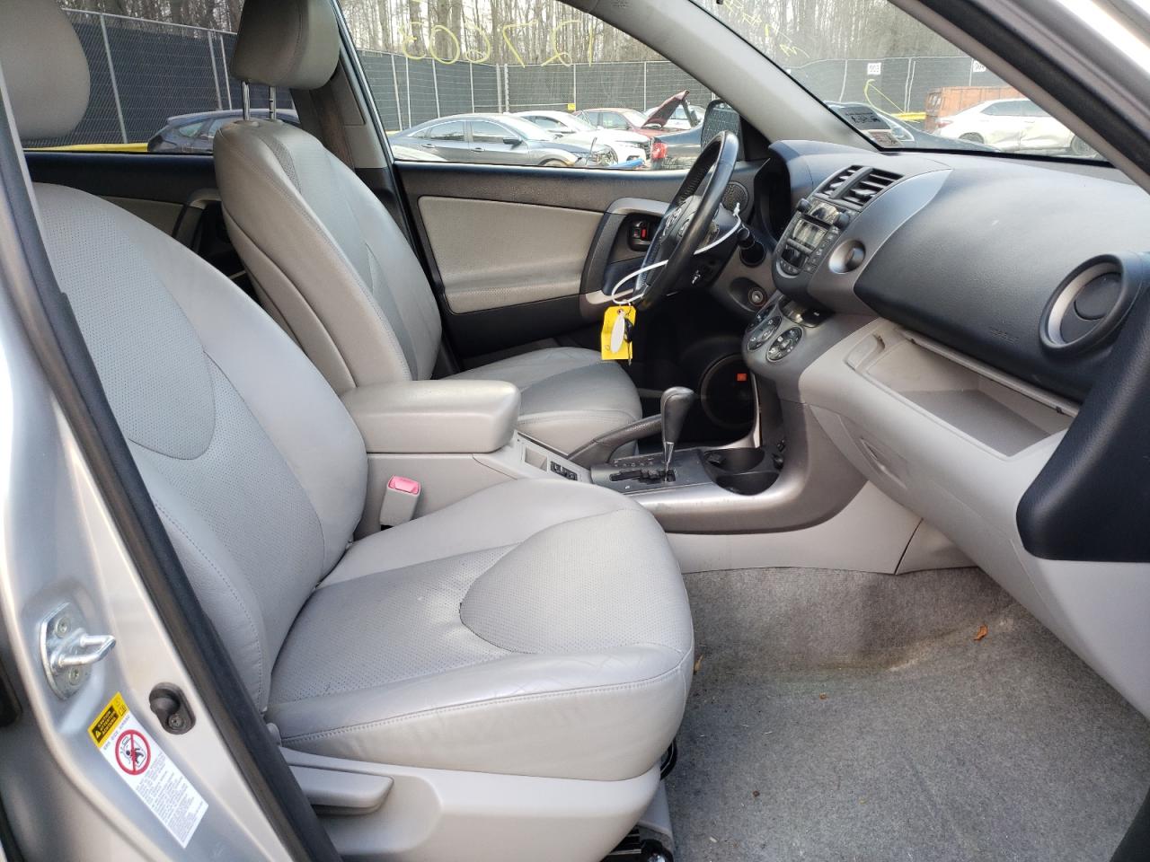 Photo 5 from auction – 2008 TOYOTA RAV4 LIMIT with VIN JTMBD31VX86076911
