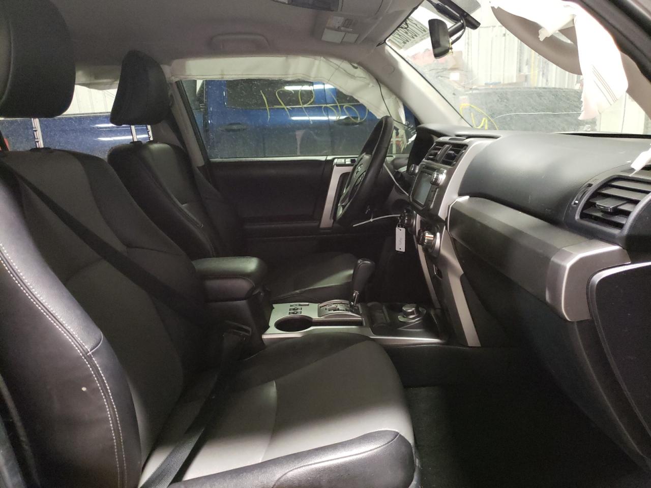 Photo 5 from auction – 2018 TOYOTA 4RUNNER SR with VIN JTEBU5JR9J5497895