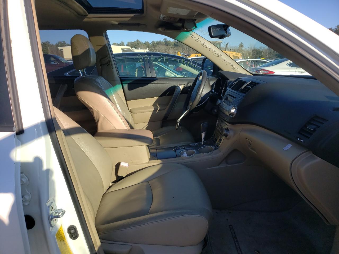 Photo 5 from auction – 2008 TOYOTA HIGHLANDER with VIN JTEES43A582092150