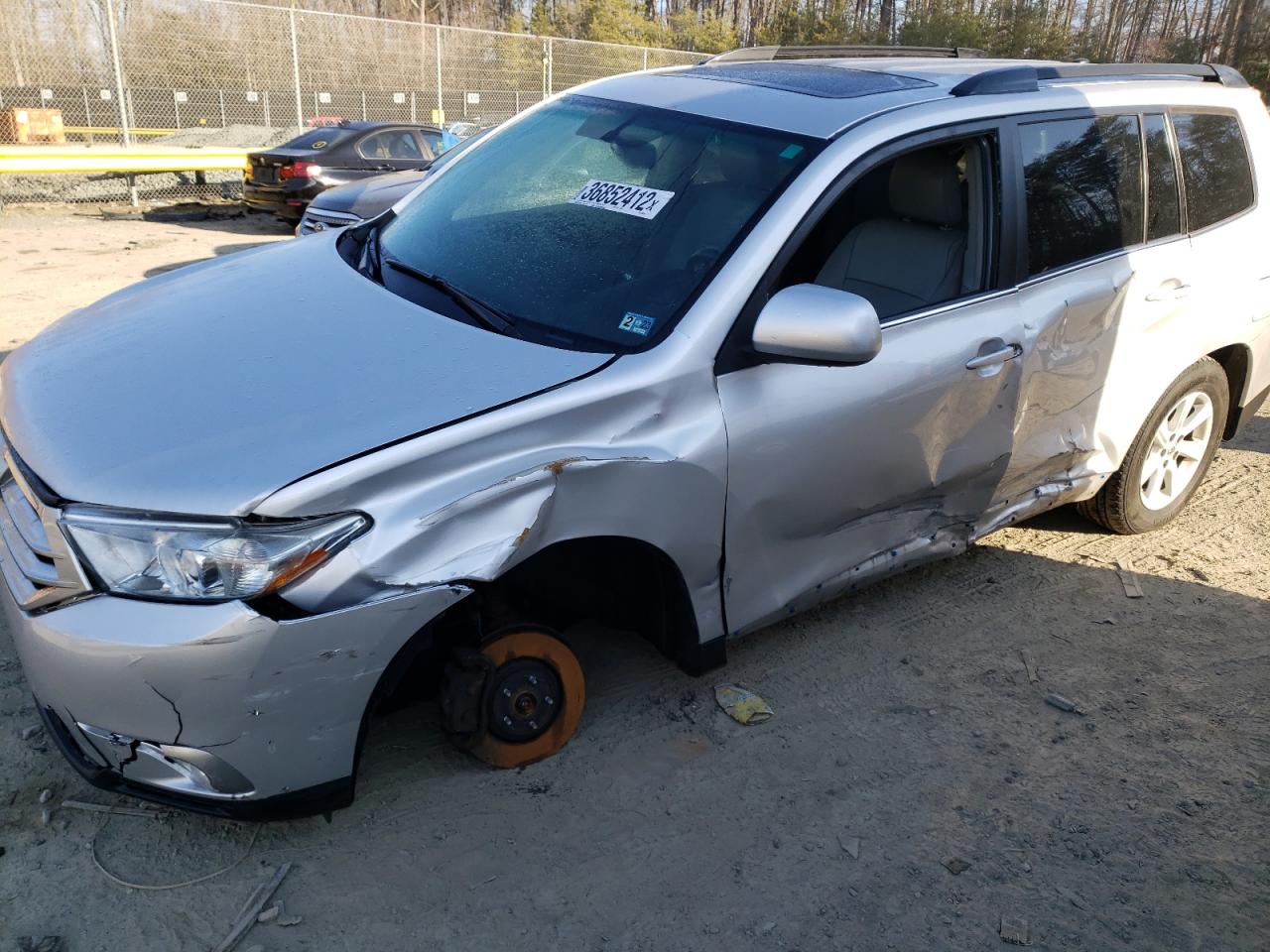 Photo 9 from auction – 2012 TOYOTA HIGHLANDER with VIN 5TDBK3EH2CS096041