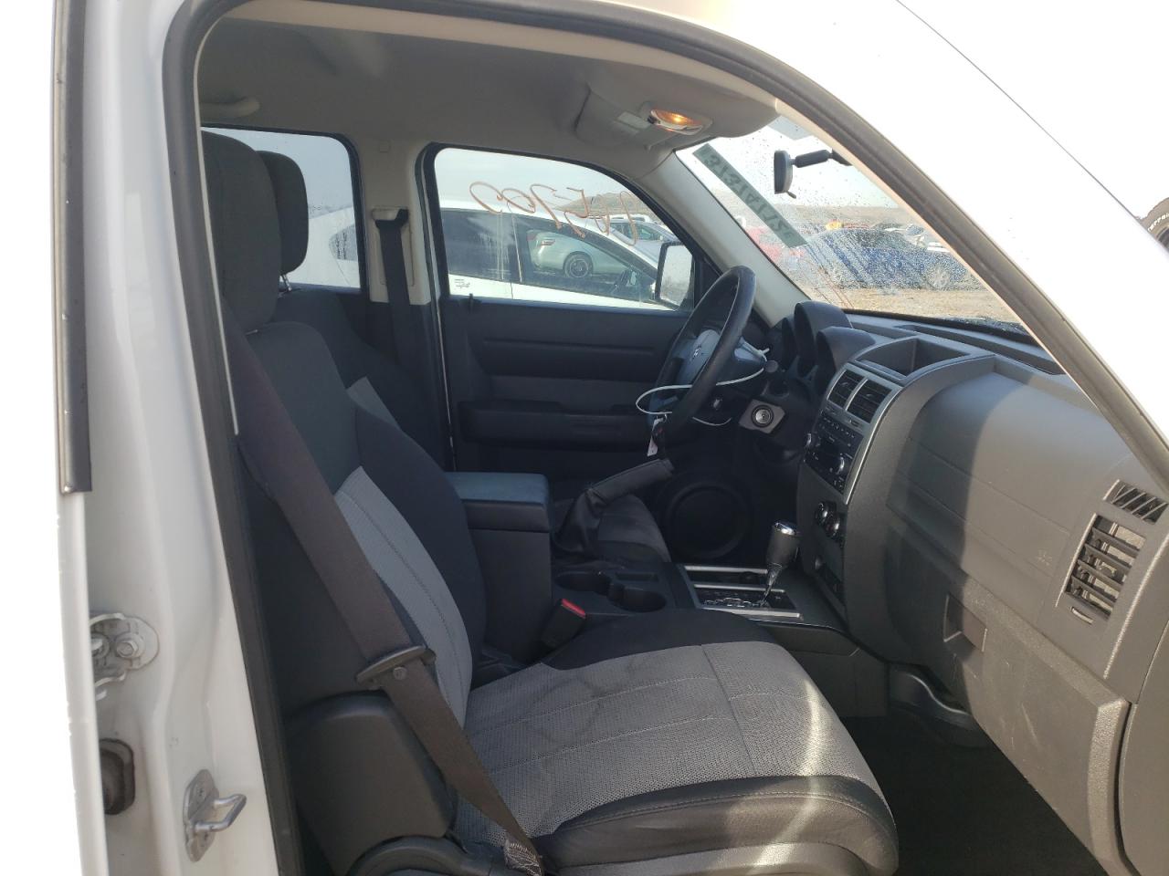 Фото 5 с аукциона – 2009 DODGE NITRO SE с VIN 1D8GU28KX9W557630