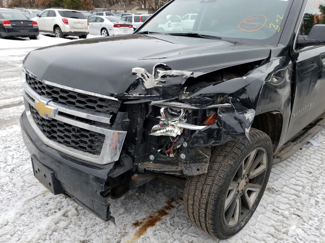 Photo 9 from auction – 2016 CHEVROLET SUBURBAN K with VIN 1GNSKHKC3GR217306