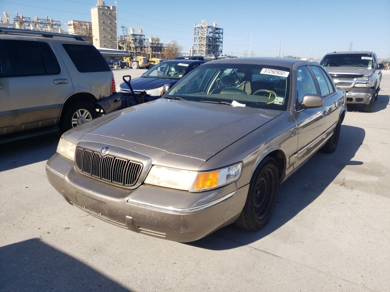 Photo 2 from auction – 2002 MERCURY GRAND MARQ with VIN 2MEFM74W52X659295