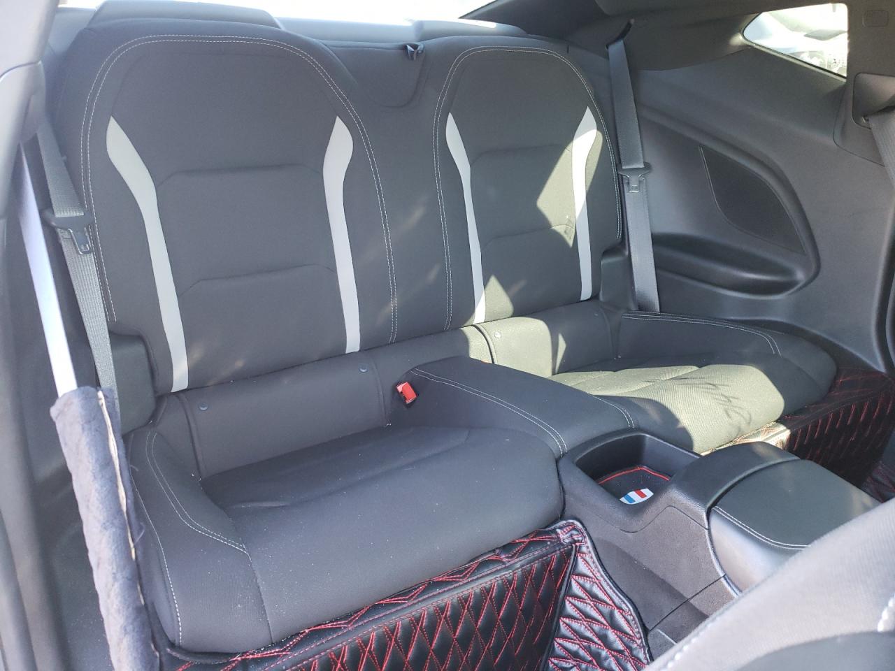 Photo 6 from auction – 2018 CHEVROLET CAMARO LT with VIN 1G1FB1RS7J0159624