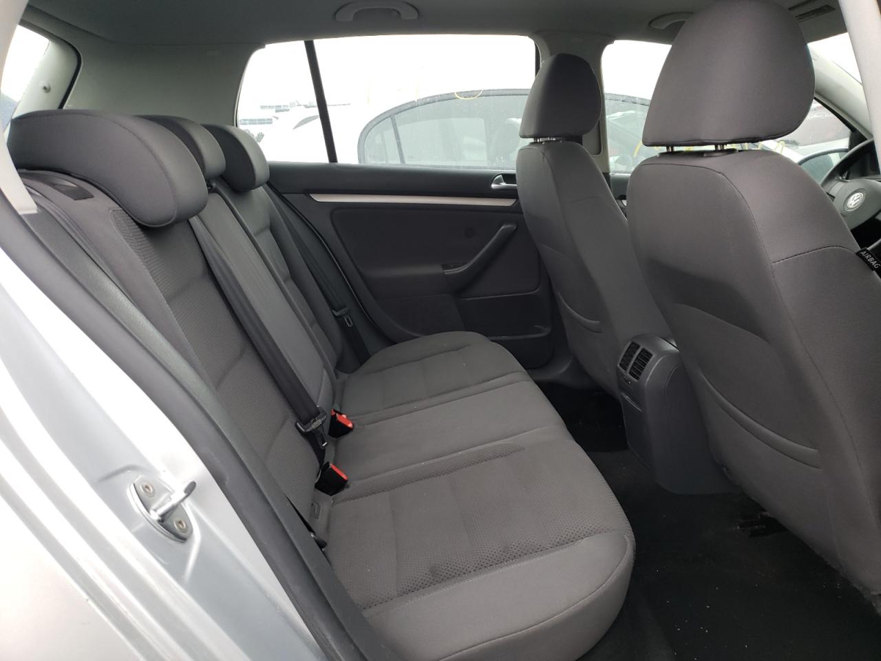 Photo 6 from auction – 2008 VOLKSWAGEN RABBIT with VIN WVWDA71KX8W065440