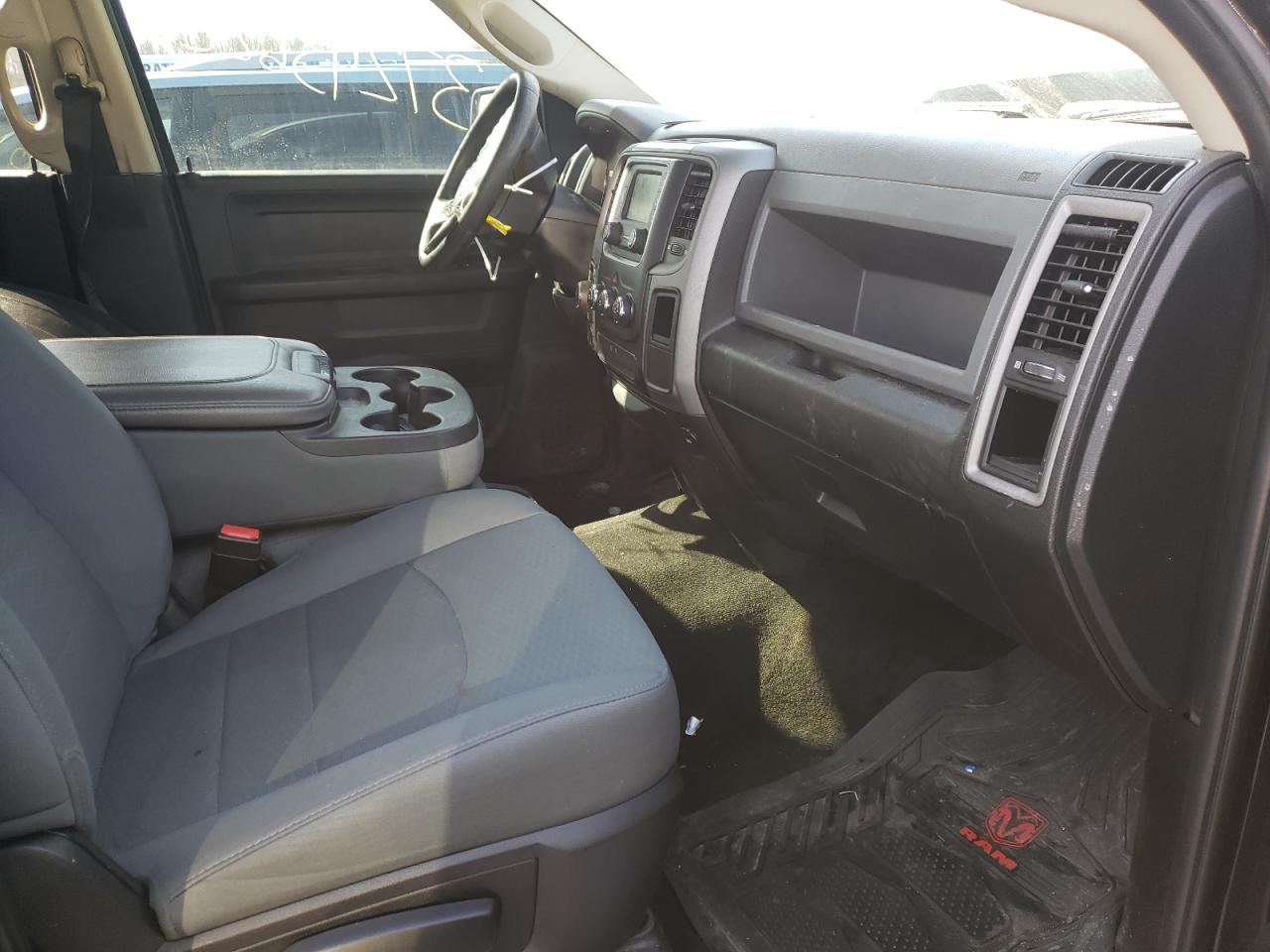 Photo 5 from auction – 2017 RAM 1500 ST with VIN 3C6RR7KT6HG525480