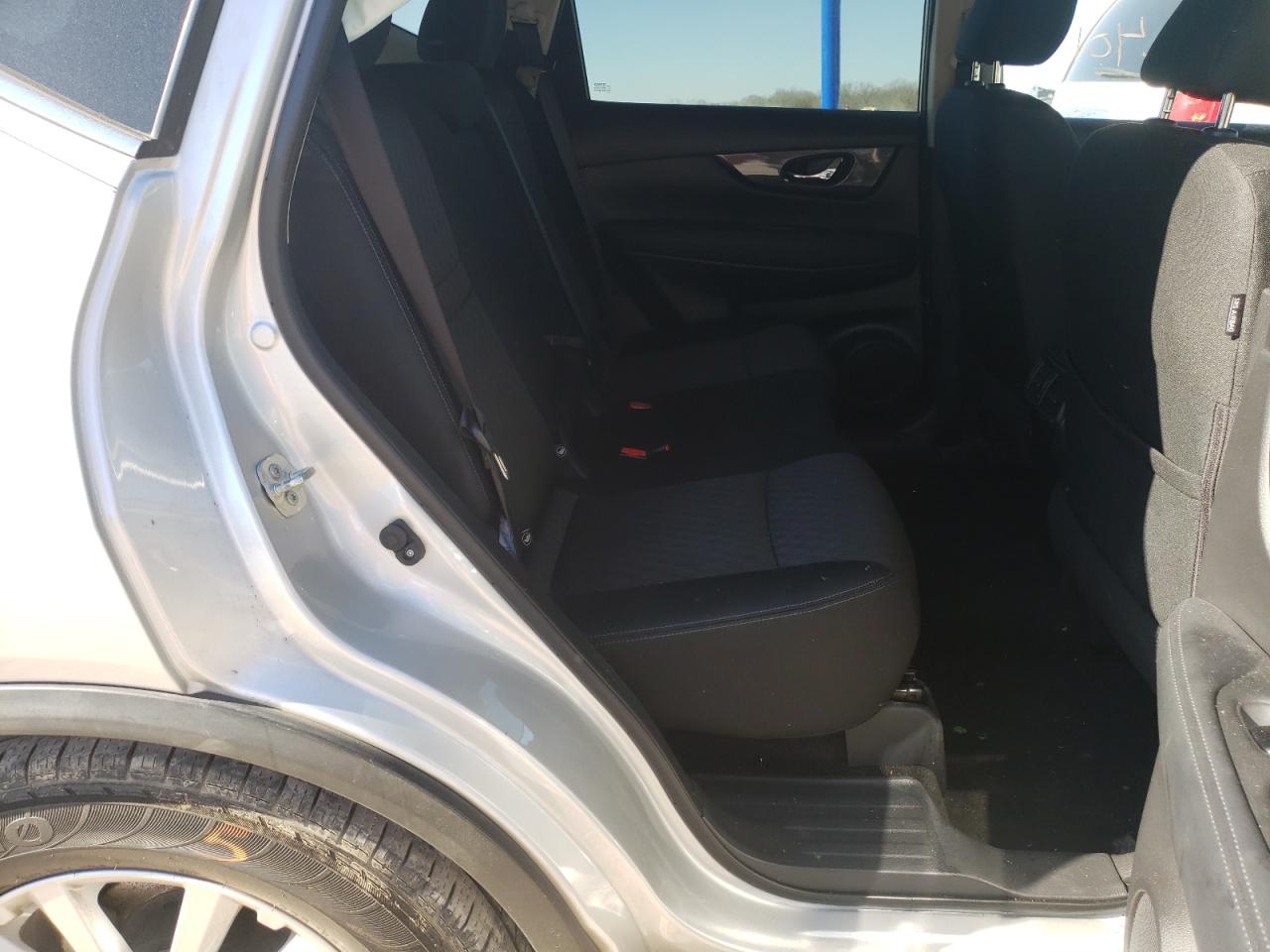 Photo 6 from auction – 2017 NISSAN ROGUE S with VIN KNMAT2MT7HP601114