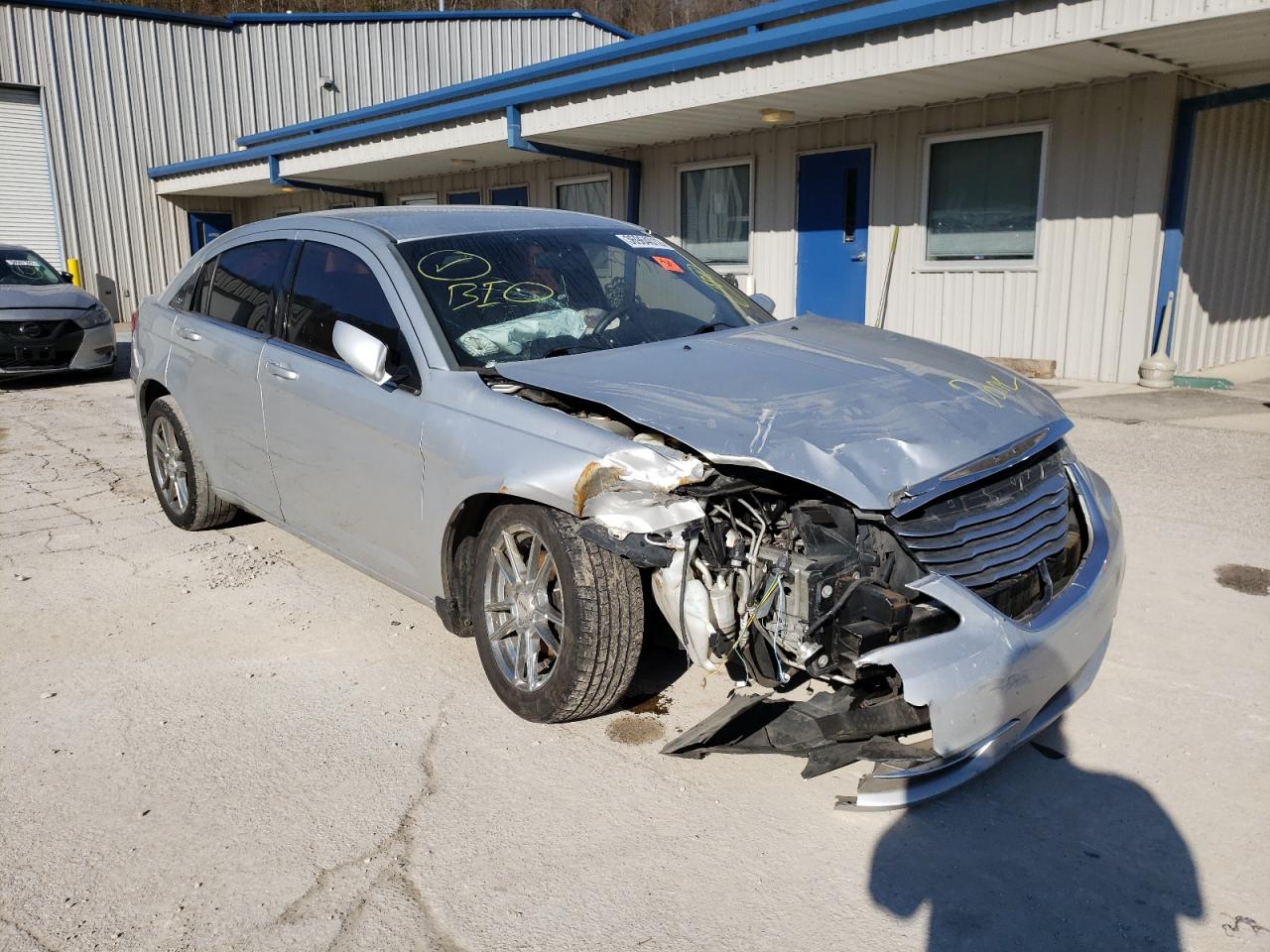 CHRYSLER 200 2012 with VIN 1C3CCBAB4CN236047 - Photo from auction