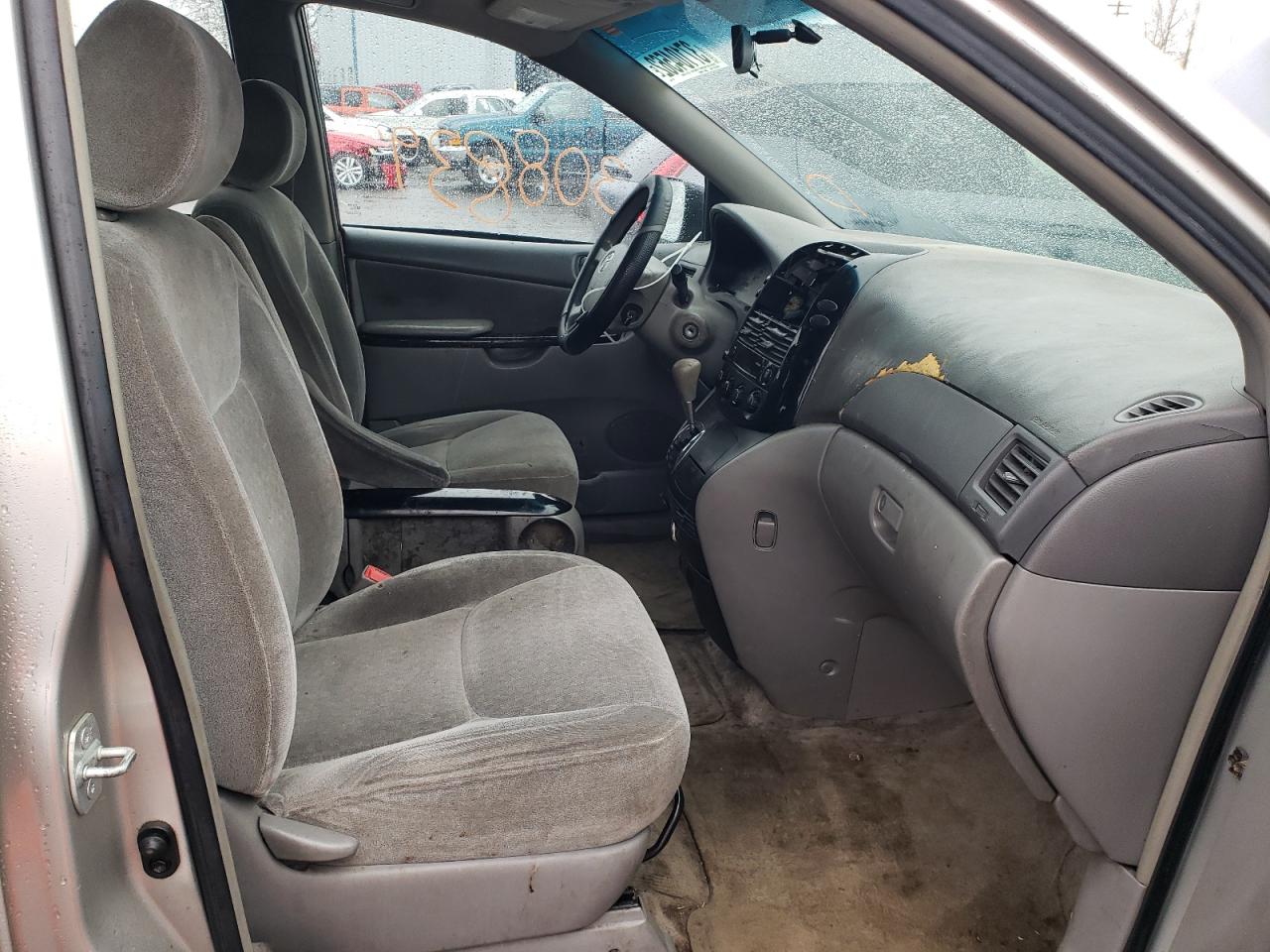 Photo 5 from auction – 2005 TOYOTA SIENNA CE with VIN 5TDZA23C55S364442