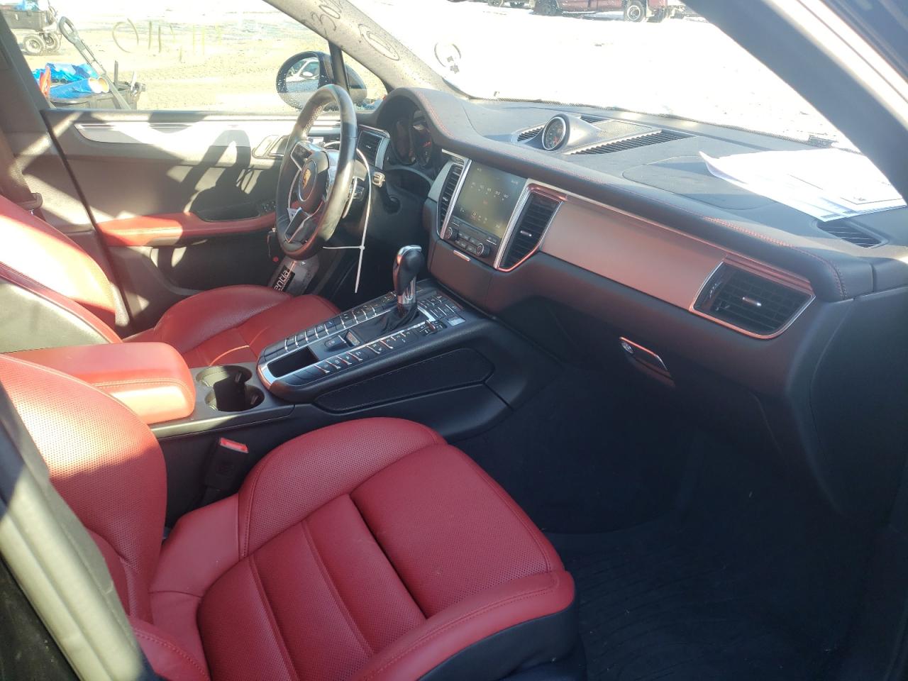 Photo 5 from auction – 2017 PORSCHE MACAN GTS with VIN WP1AG2A59HLB56570