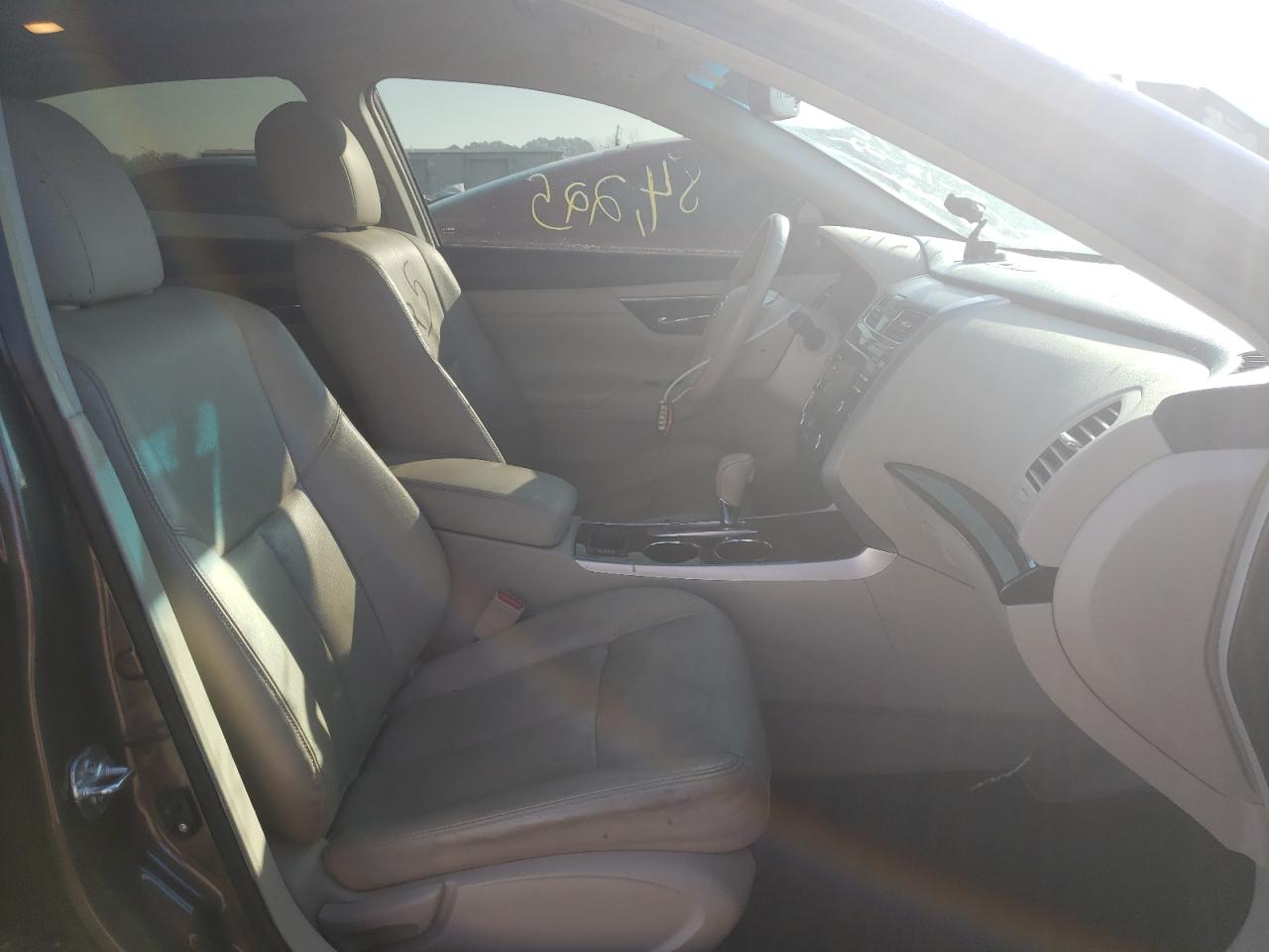 Photo 5 from auction – 2013 NISSAN ALTIMA with VIN 1N4AL3AP1DC256666