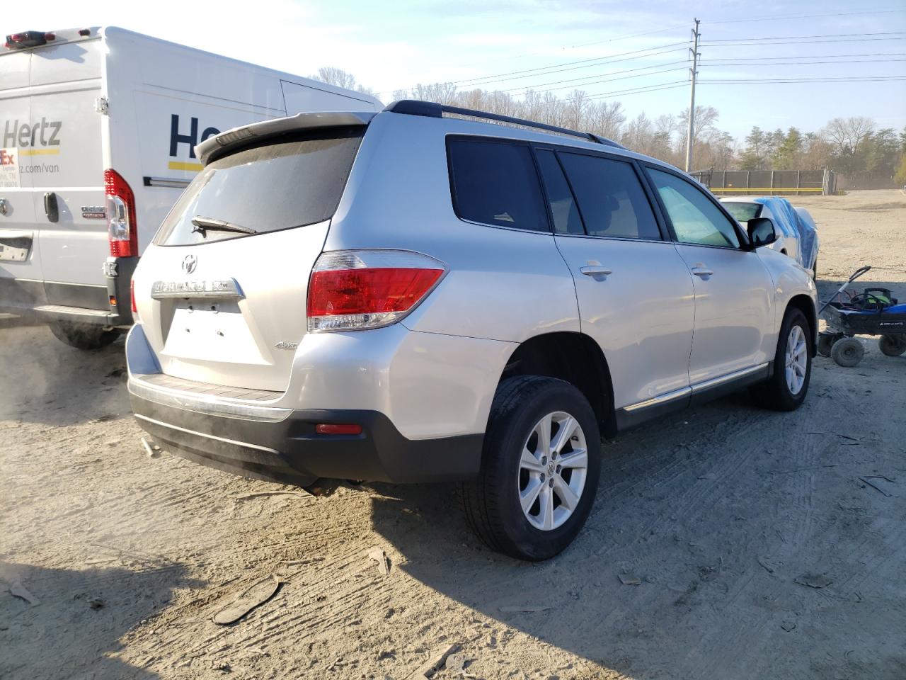 Photo 4 from auction – 2012 TOYOTA HIGHLANDER with VIN 5TDBK3EH2CS096041