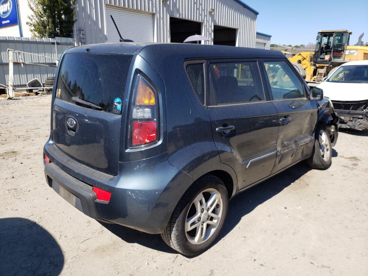 Photo 4 from auction – 2011 KIA SOUL + with VIN KNDJT2A20B7331453