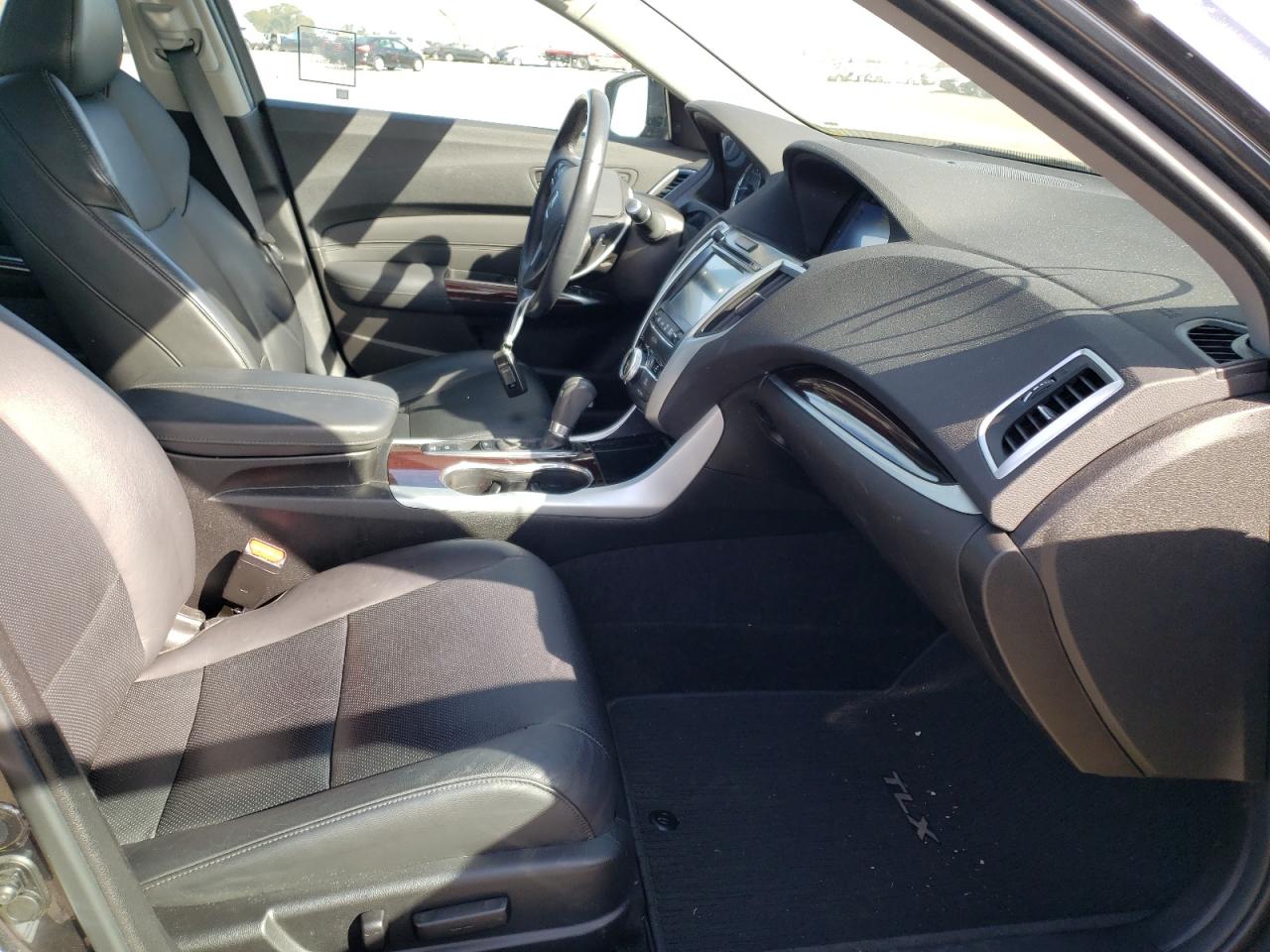Photo 5 from auction – 2016 ACURA TLX TECH with VIN 19UUB1F56GA015418