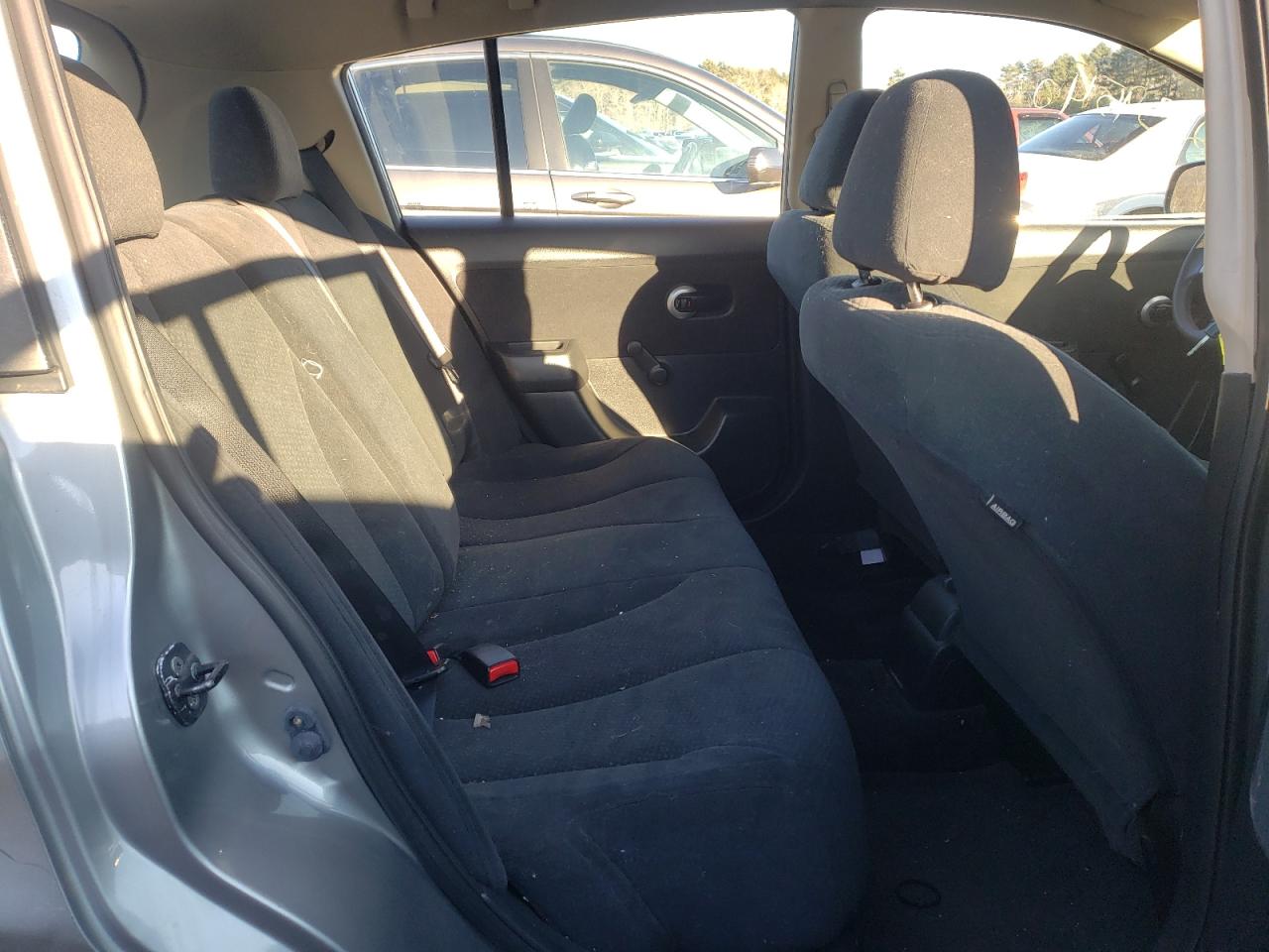 Photo 6 from auction – 2011 NISSAN VERSA S with VIN 3N1BC1CP7BL448131