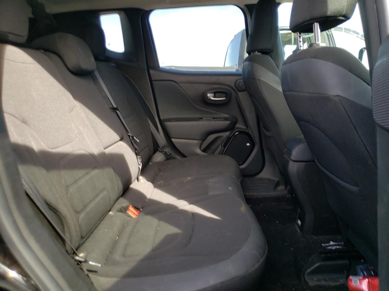 Photo 6 from auction – 2017 JEEP RENEGADE L with VIN ZACCJBBB8HPF60312