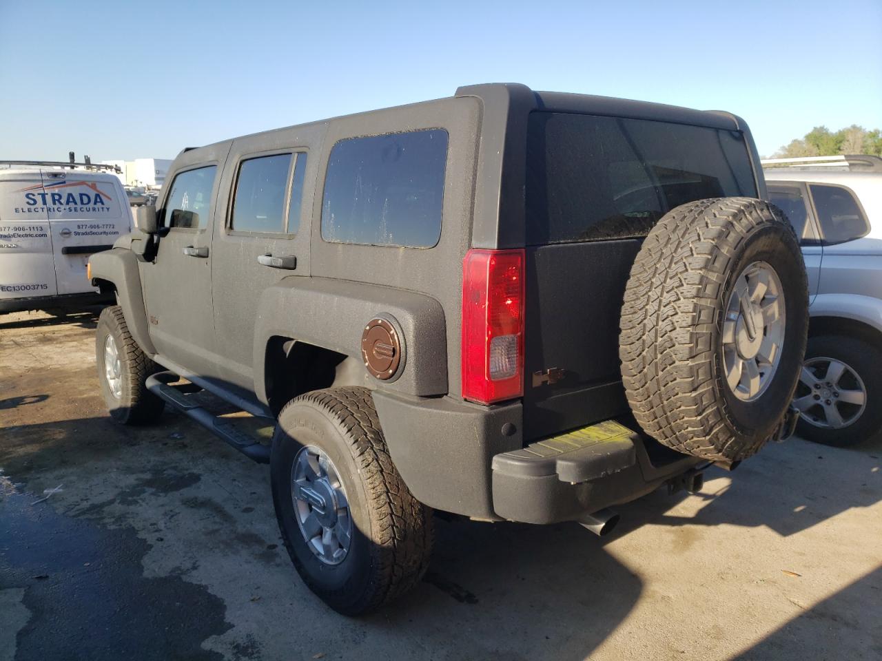 Photo 3 from auction – 2006 HUMMER H3 with VIN 5GTDN136068318969