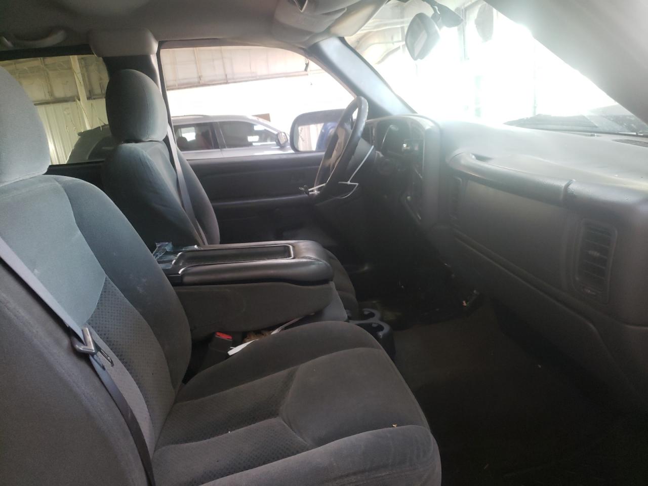 Photo 5 from auction – 2004 CHEVROLET SILVERADO with VIN 1GCHK29U34E353825