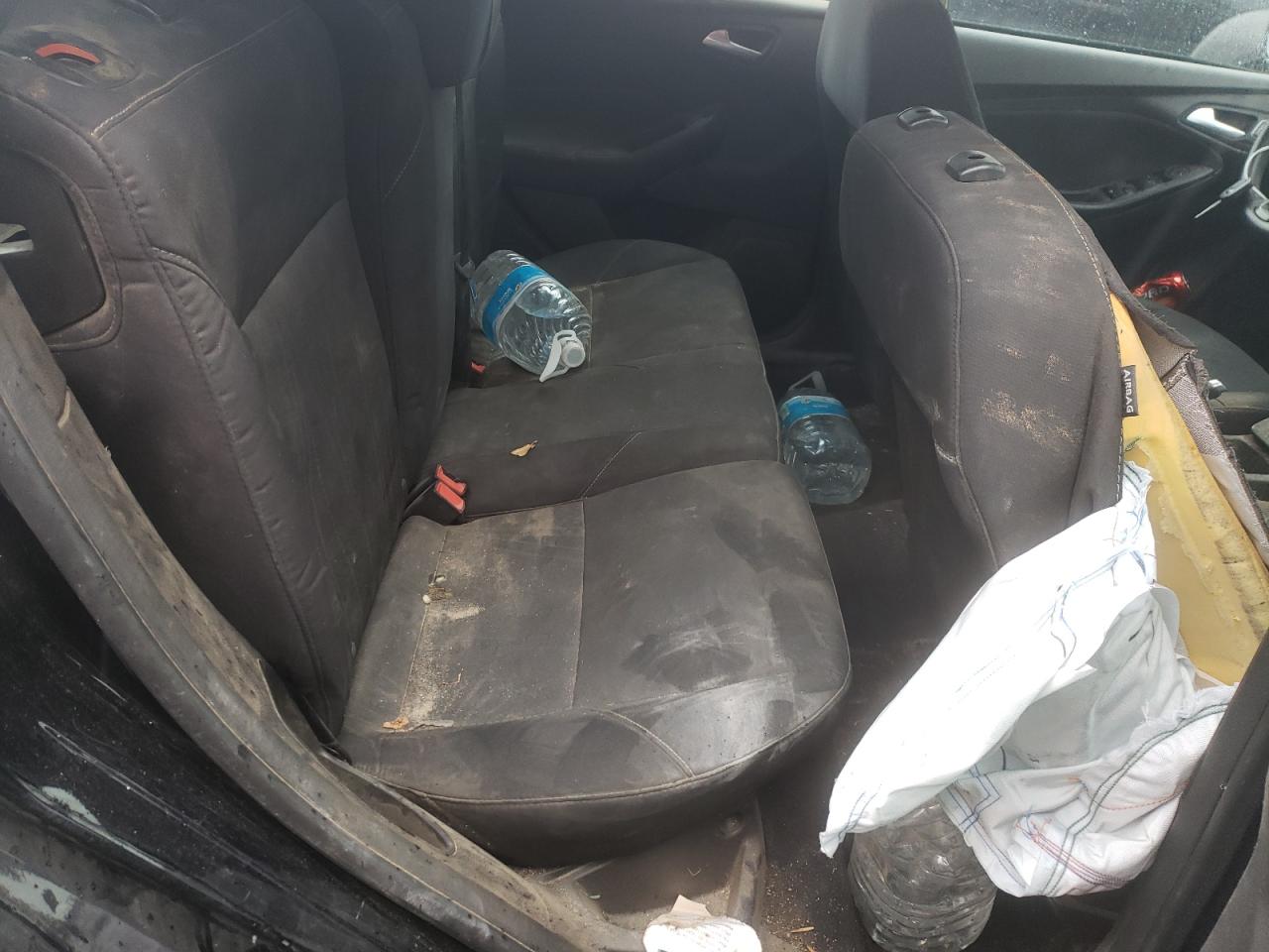 Photo 6 from auction – 2016 FORD FOCUS SE with VIN 1FADP3K20GL254982