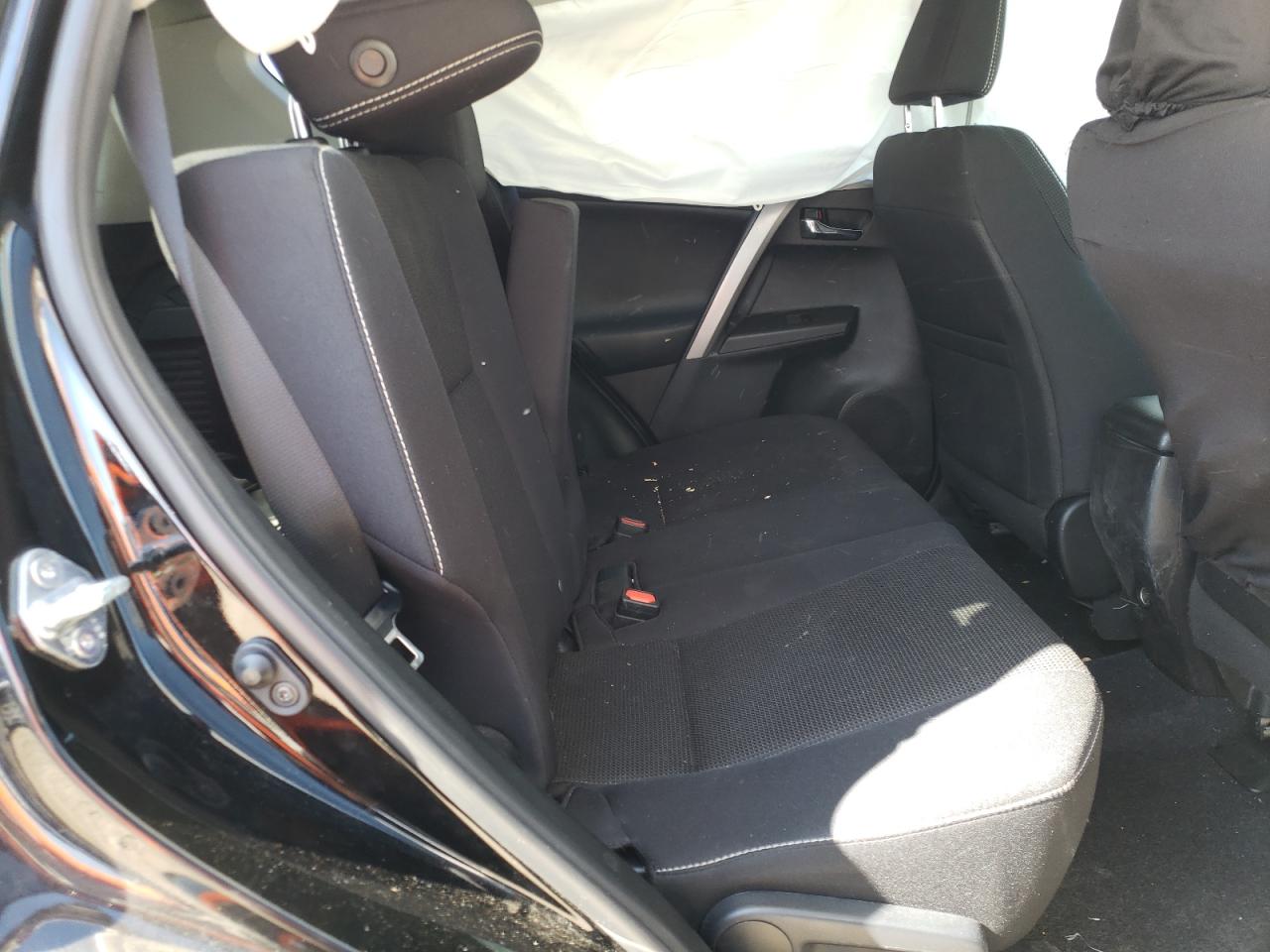 Photo 6 from auction – 2017 TOYOTA RAV4 XLE with VIN 2T3RFREV5HW664171